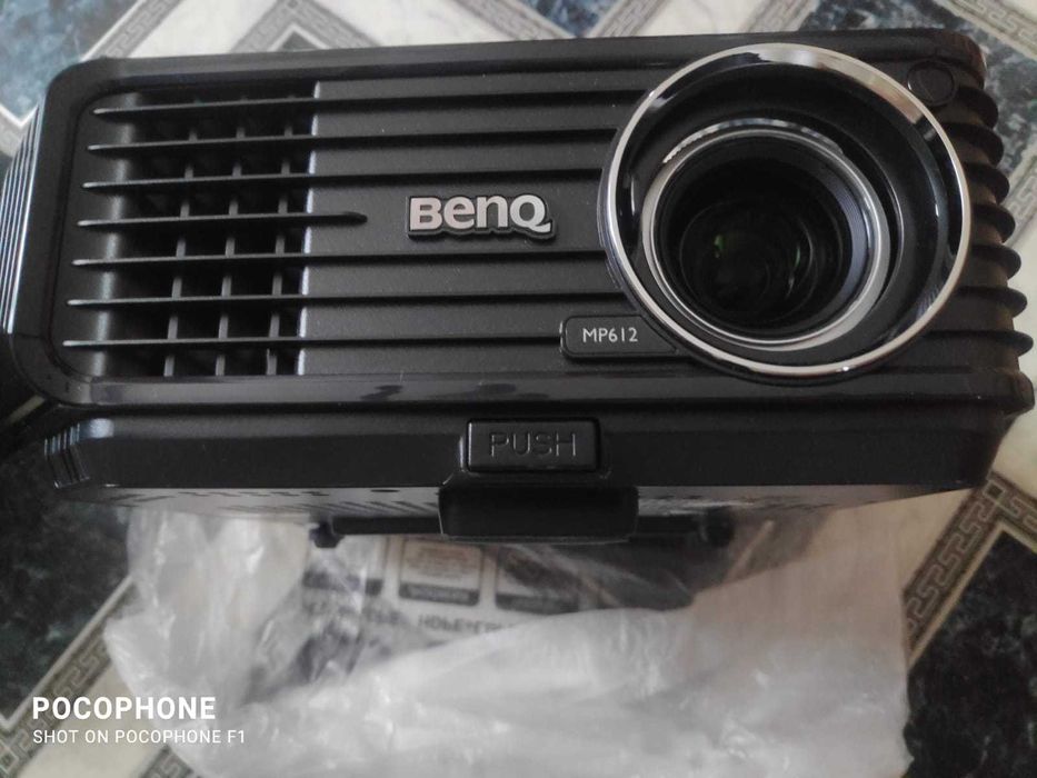 Продам Проектор BenQ MP612
