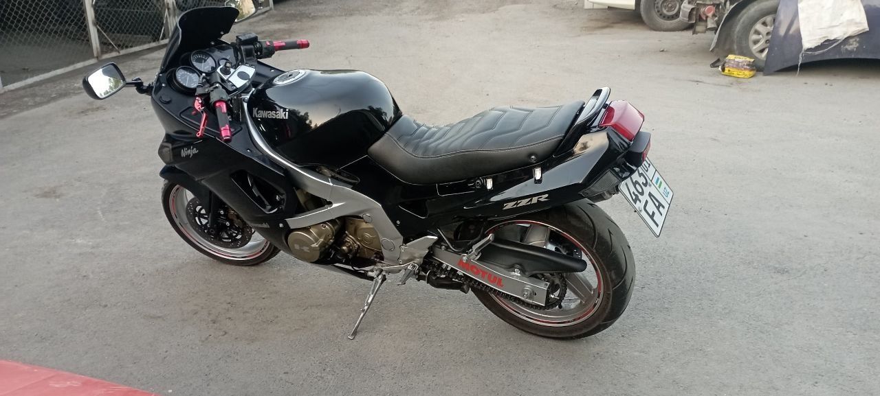 мотоцикл Kawasaki zzr 600