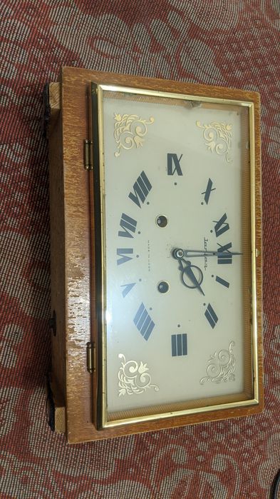 Часы янтарь с боем, требуют ремонта