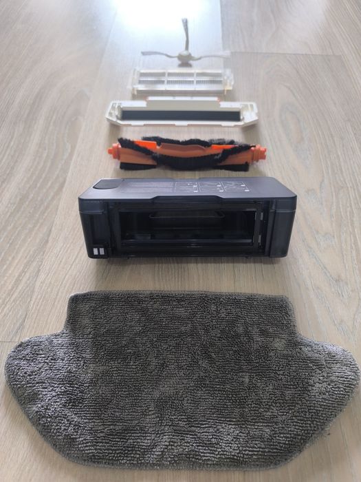 Робот-пылесос Xiaomi MI ROBOT VACUUM S10 в хорошем состоянии