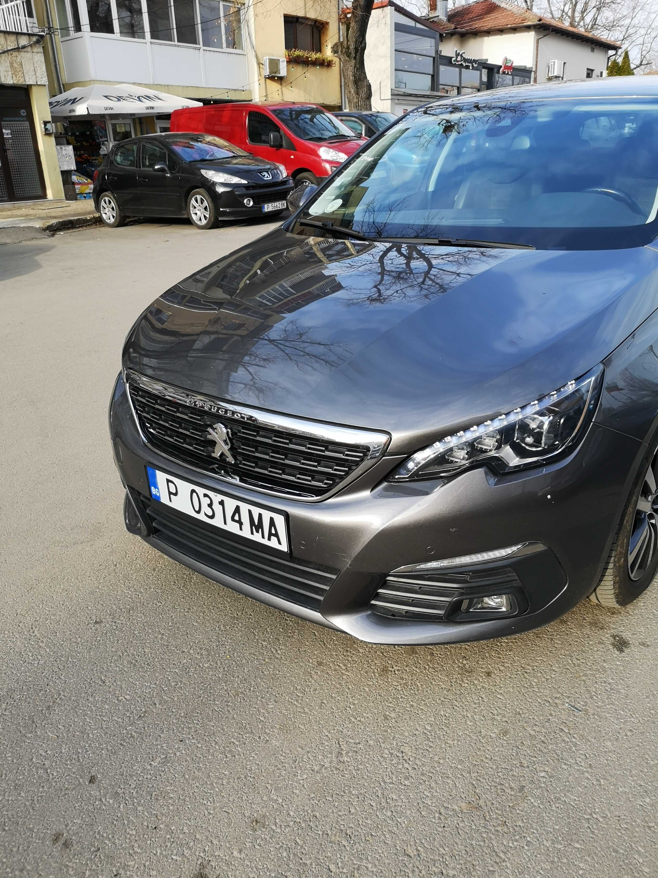 Продавам Пежо 308