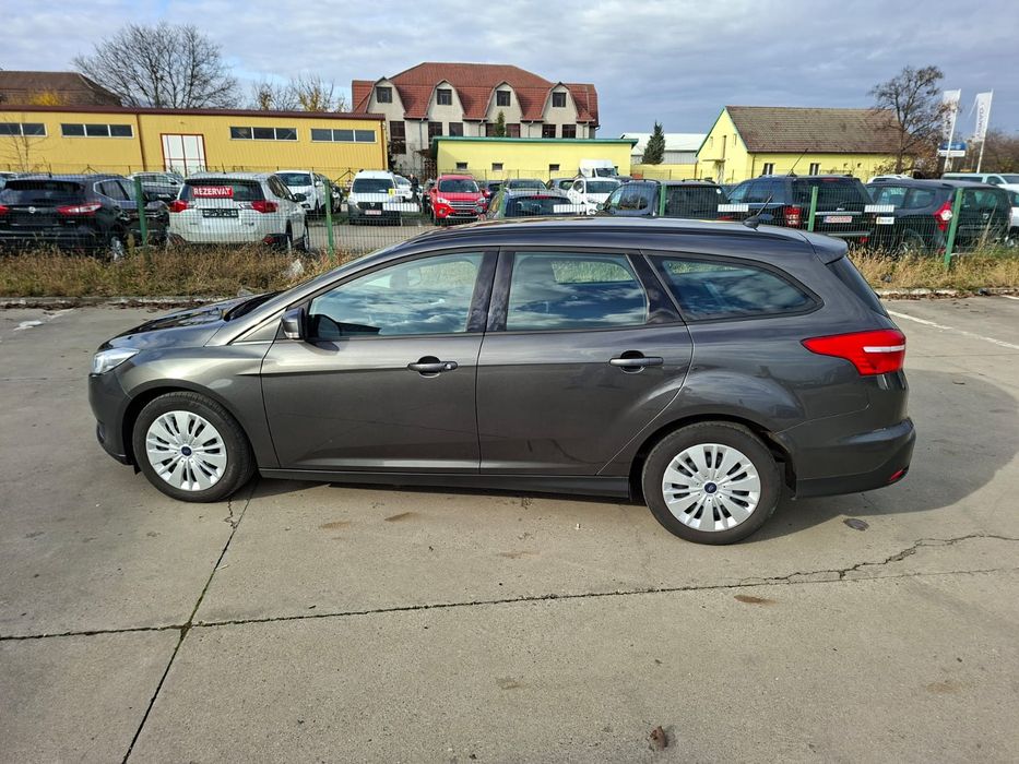 Ford Focus,an fabricatie 2017,motor 1000 benzină,125 cp,euro 6