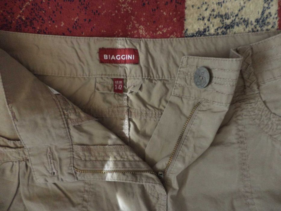 Продавам  дънки нови и пола BIAGGINI