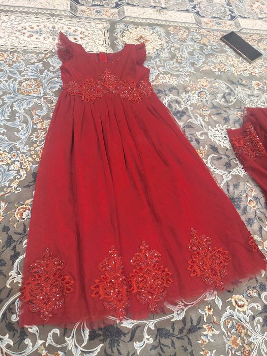 ПЛАТЬЕ ЖЕНСКОЕ и одно маленькое