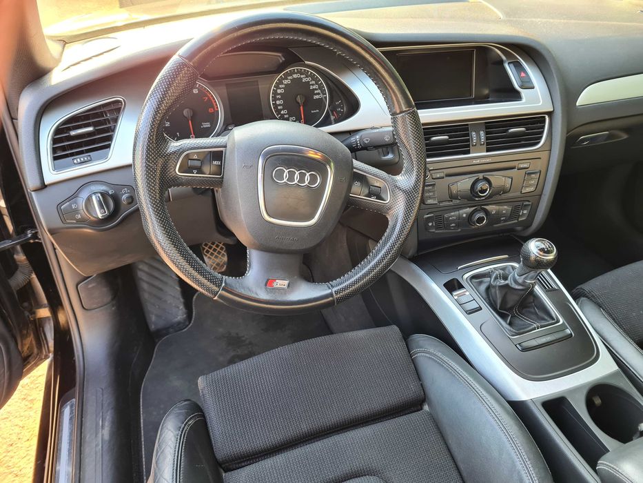 Audi A4 S-Line, Bang&Olufsen, Plafon negru