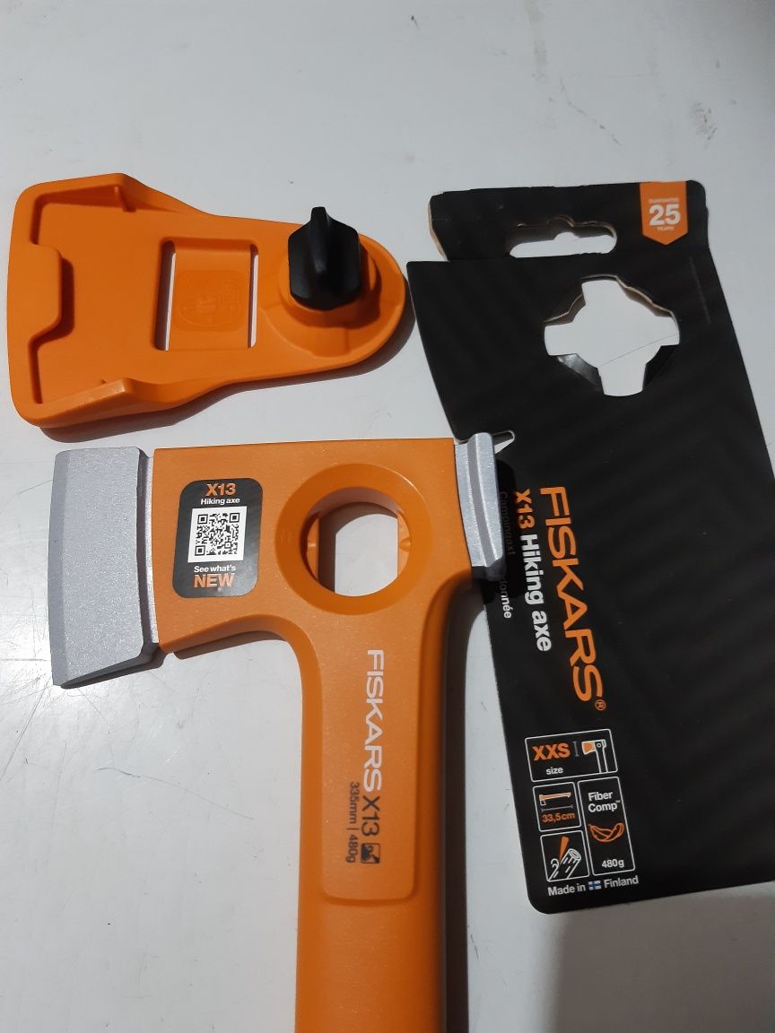 Toporas Fiskars X 13 Ultra Light