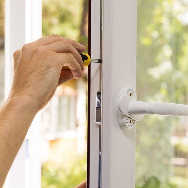 Reparatii TERMOPANE PVC si Aluminiu