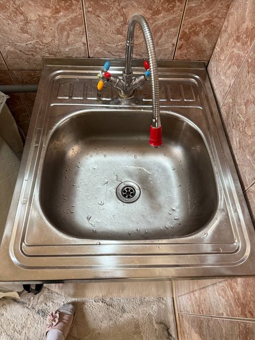 Продам мойку со смесителем в отличном состоянии