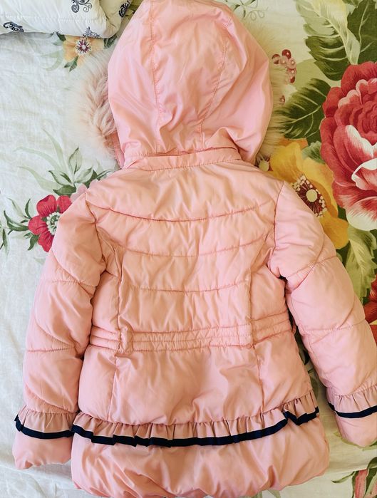 Kurtka,куртка для девочек,oq va pushti rangi bor,6,7 yoshga,qishga