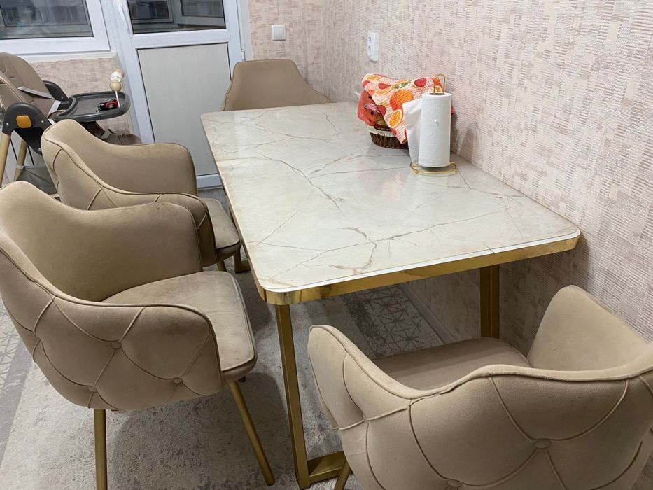 Стол стулья для кухни