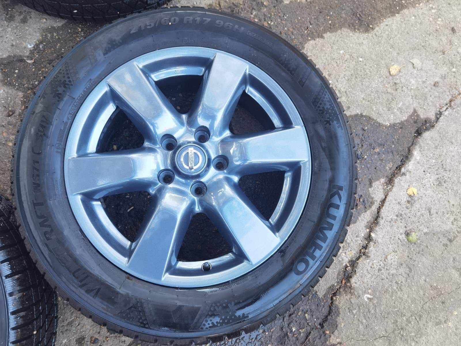 215 60 17 зимни гуми с джанти за Nissan
