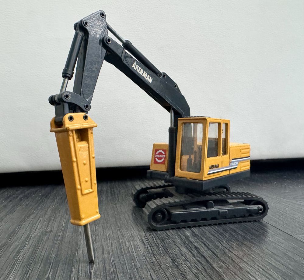 Продавам макети на багери и камиони 1/50 JOAL NZG CONRAD NORSCOT ERTL