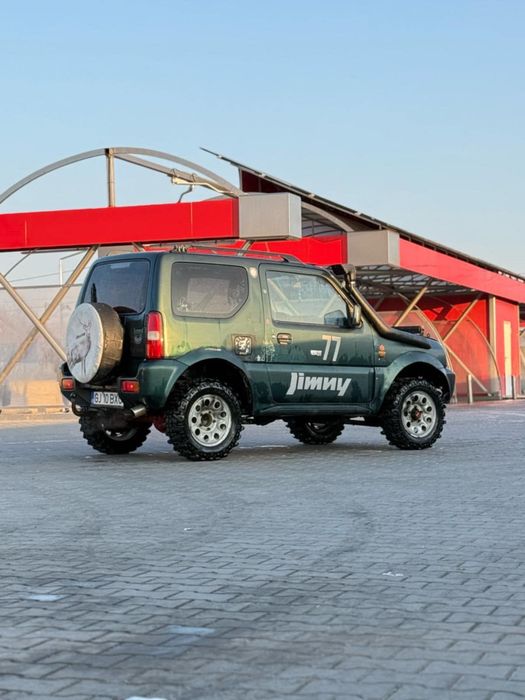 Vând Suzuki Jimny