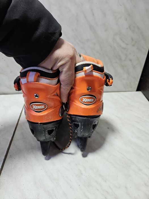 Patine gheata 725 reglabile marime  27-28-29-30 .