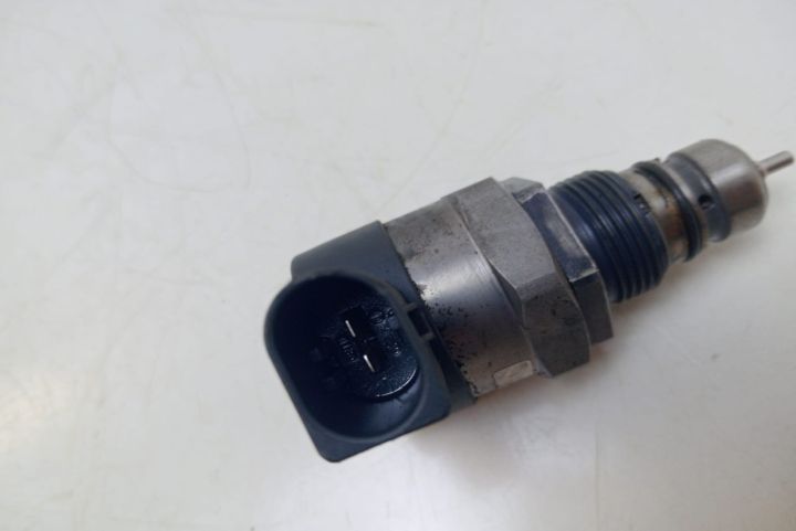 Regulator  senzor presiune rampa 2.0 D 0281002481 BMW Seria 3 E90