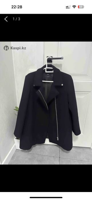 Пальто черное Mango