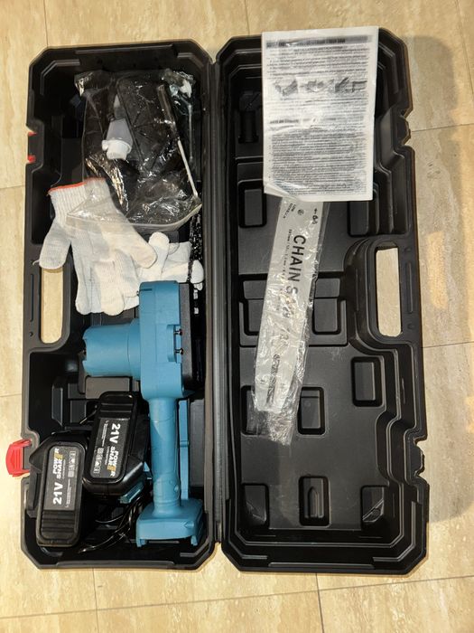 drujba mare electrica cu 2 acumulatori, lama de 30cm accesorii incluse