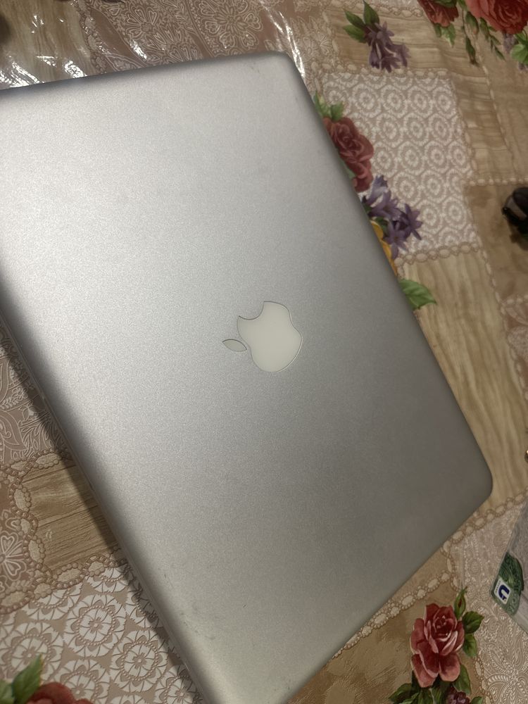 Macbook pro (13-inch,