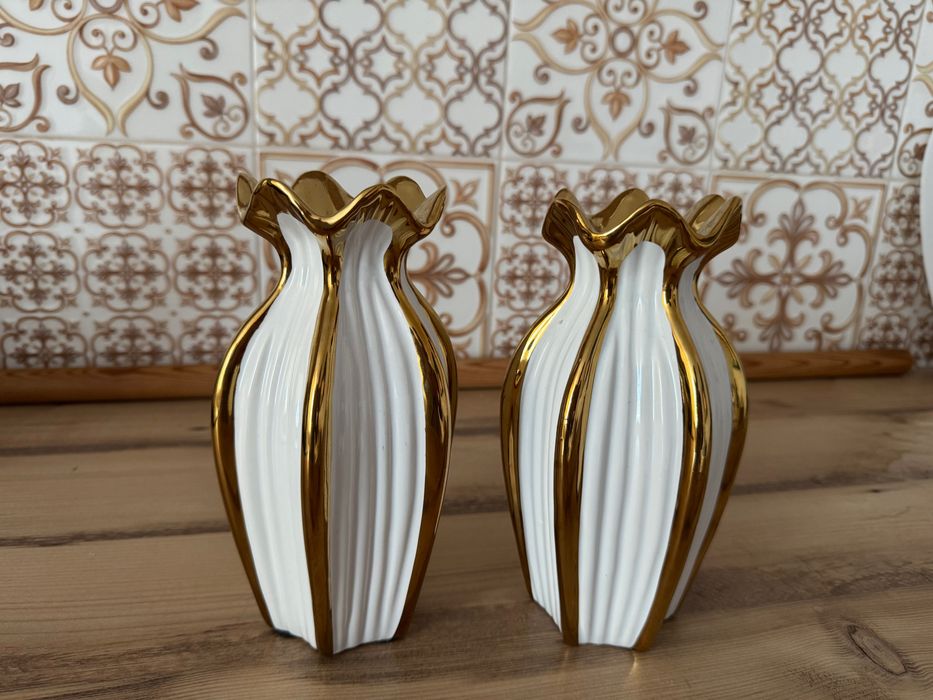 Вазы для цветов одинаковые