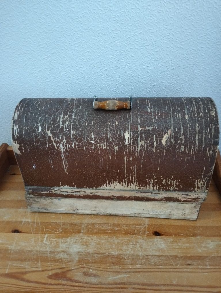 Продам швейную машинку.