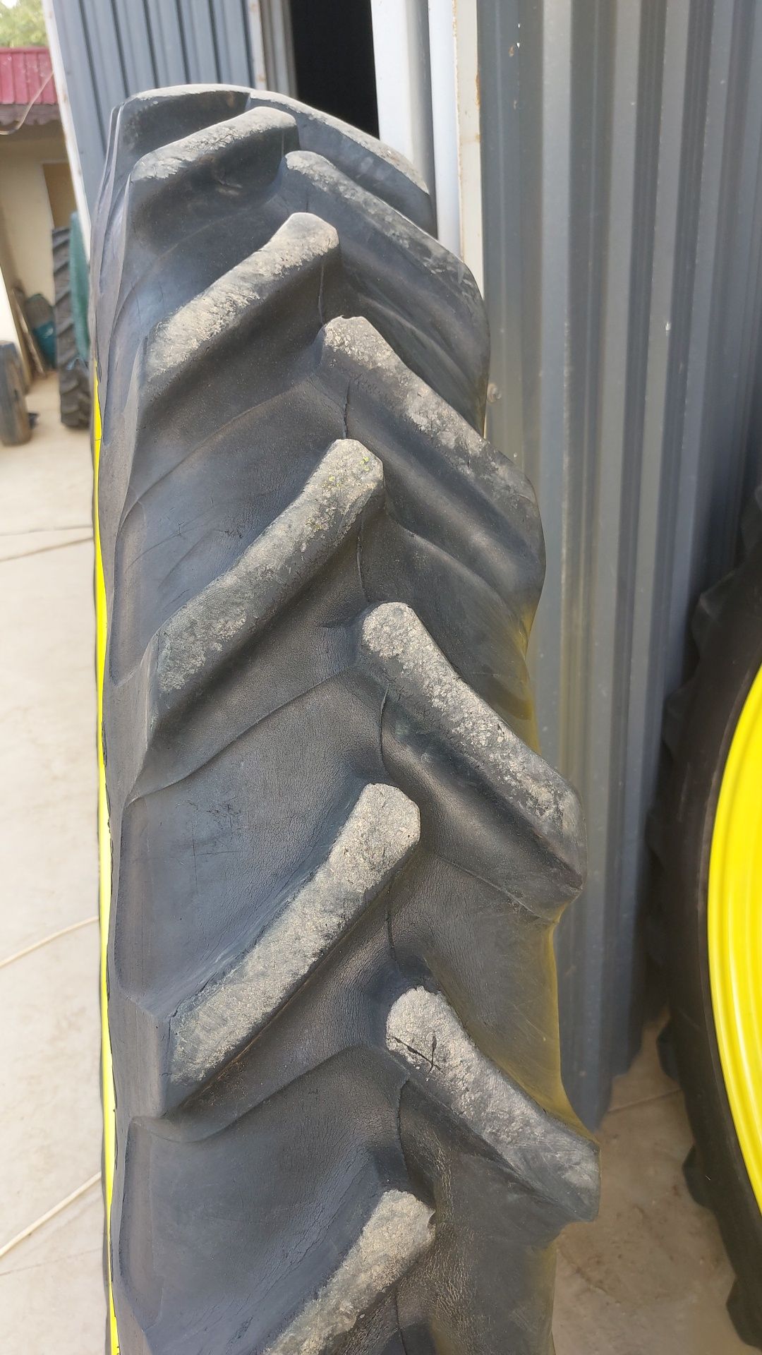 Roti tehnologice înguste tractor 9.5 r44 9.5 r28