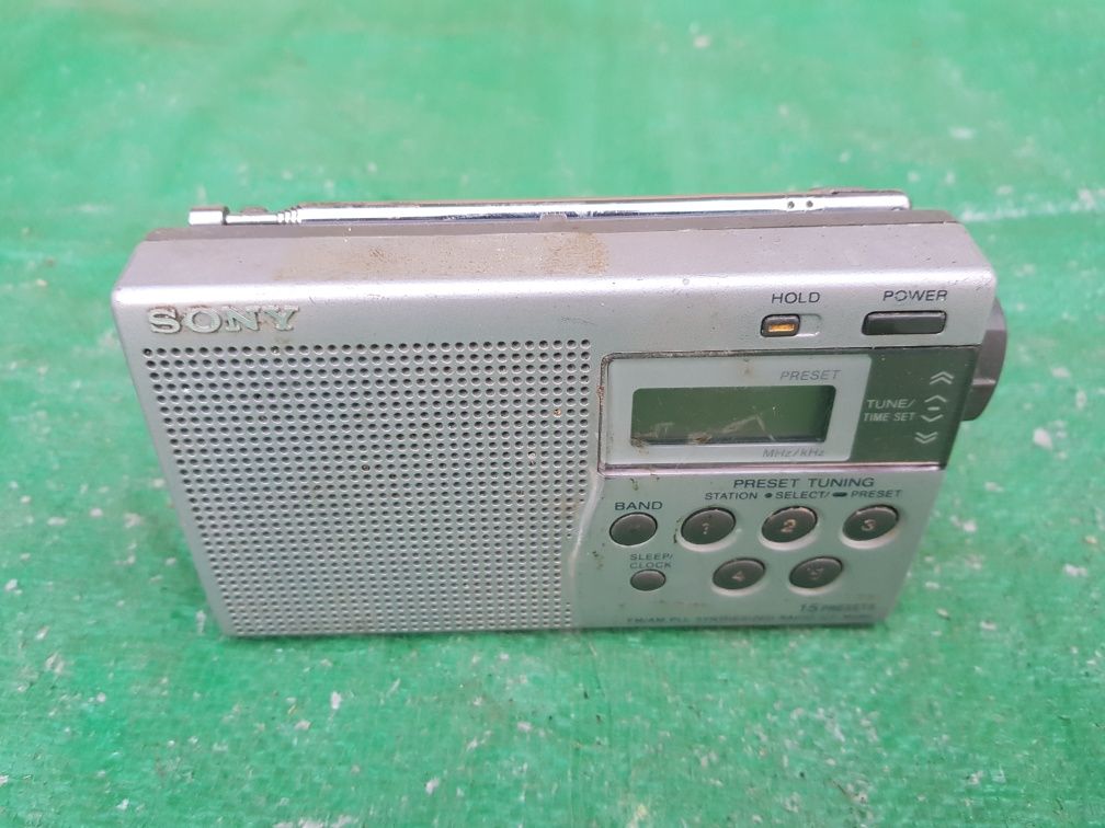 Radio sintetizată FM/AM PLL ICF-M260 functional 
Sony Corporation; Tok