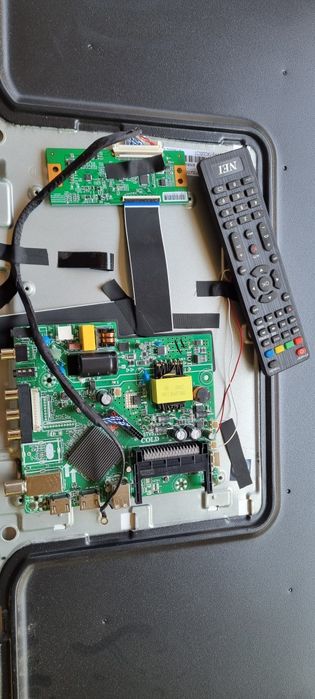 Vând placa noua model Nei 80 cm 32NE4000