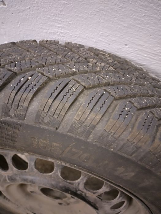 Dacia Spring roti cauciucuri iarna Continental 165 70 R14 jante