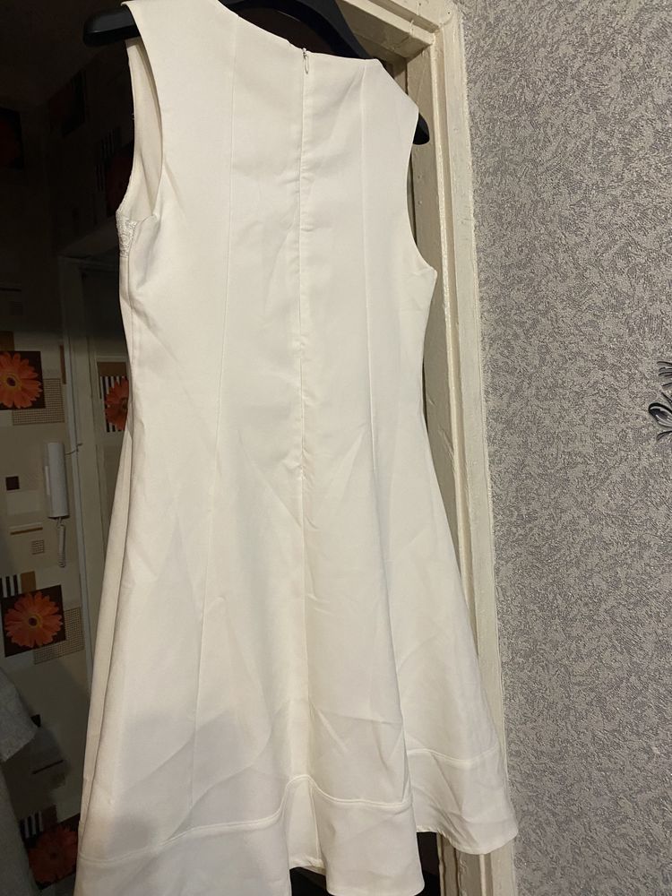 Белое платье женское