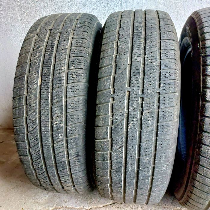 Зимни Гуми SUV 215/65/16