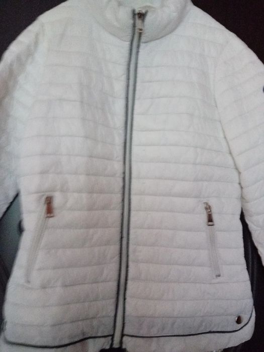 Две якета в бяло