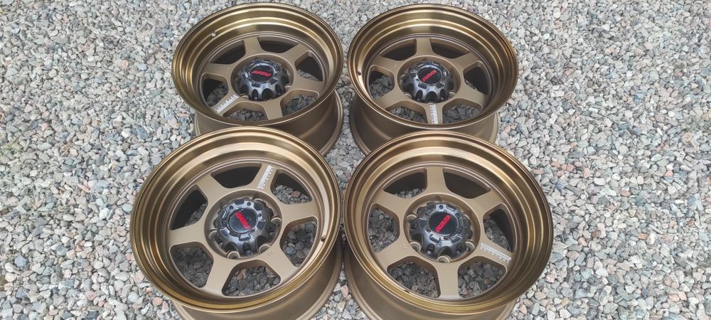 Новые красивые тапочки R16_6*139.7_8.5j_et0