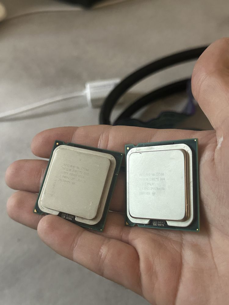 2 procesoare Intel Dual Core E7400/E7500 functionabile