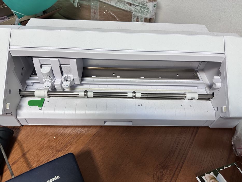 Silhouette Cameo 4 – отлично състояние + подаръци!