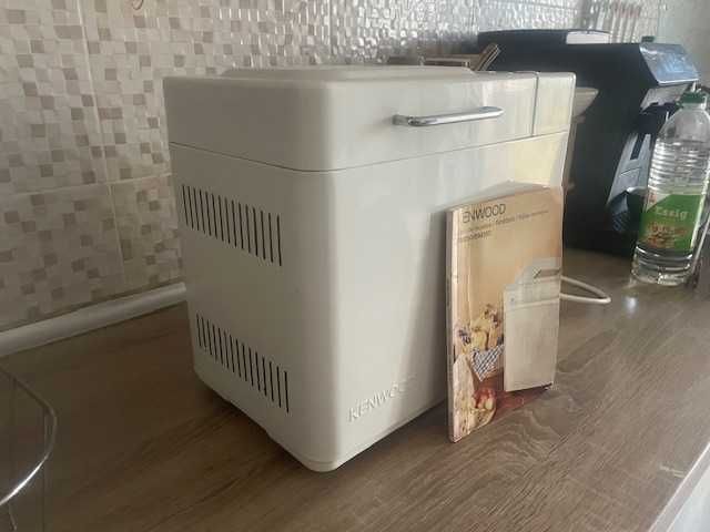 Vand masina de facut paine Kenwood BM 250