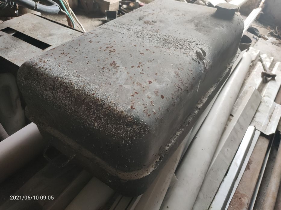 Продам ёмкость (бак) для топлива.