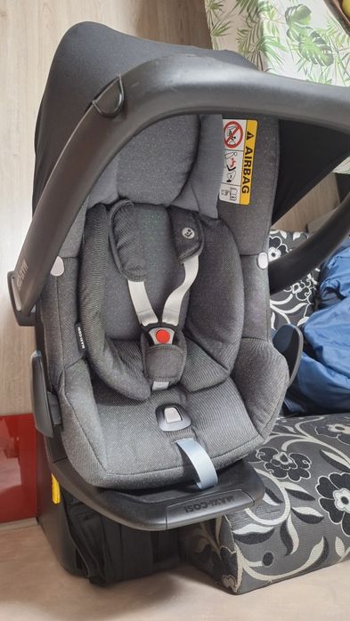 Изофикс база и  стол за кола Maxi Cosi