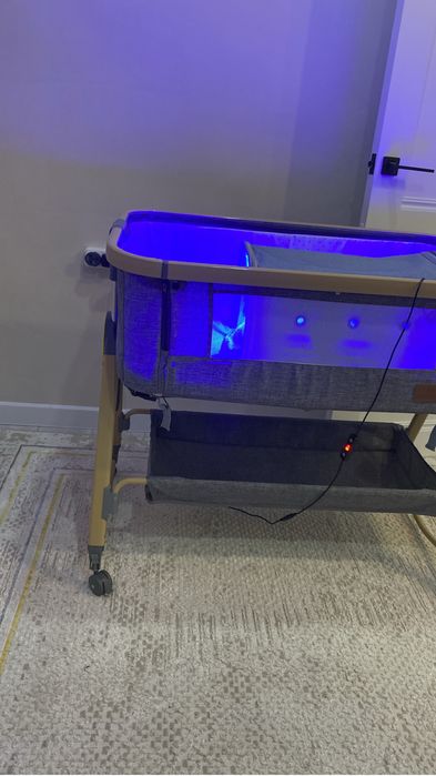 Продам светодиодную лампу в отличном состоянии