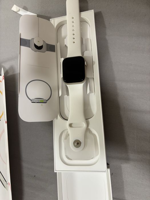 Apple Watch SE 40mm ( Gen 2)