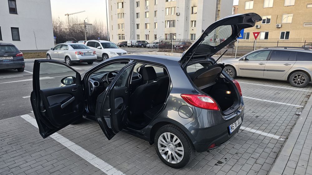 Mazda 2 1.3 benzina 85 cp