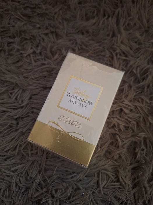Parfum Avon floral.