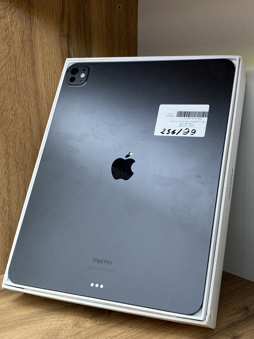 Айпад про 13 с коробкой