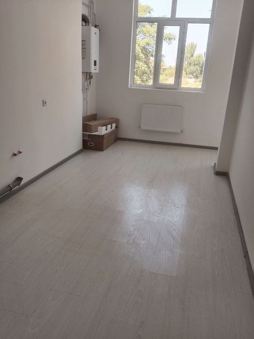 Янгийул шахар, ориентир Оазис аквапарк
Квартира сотилади 
Дуплекс 1-1