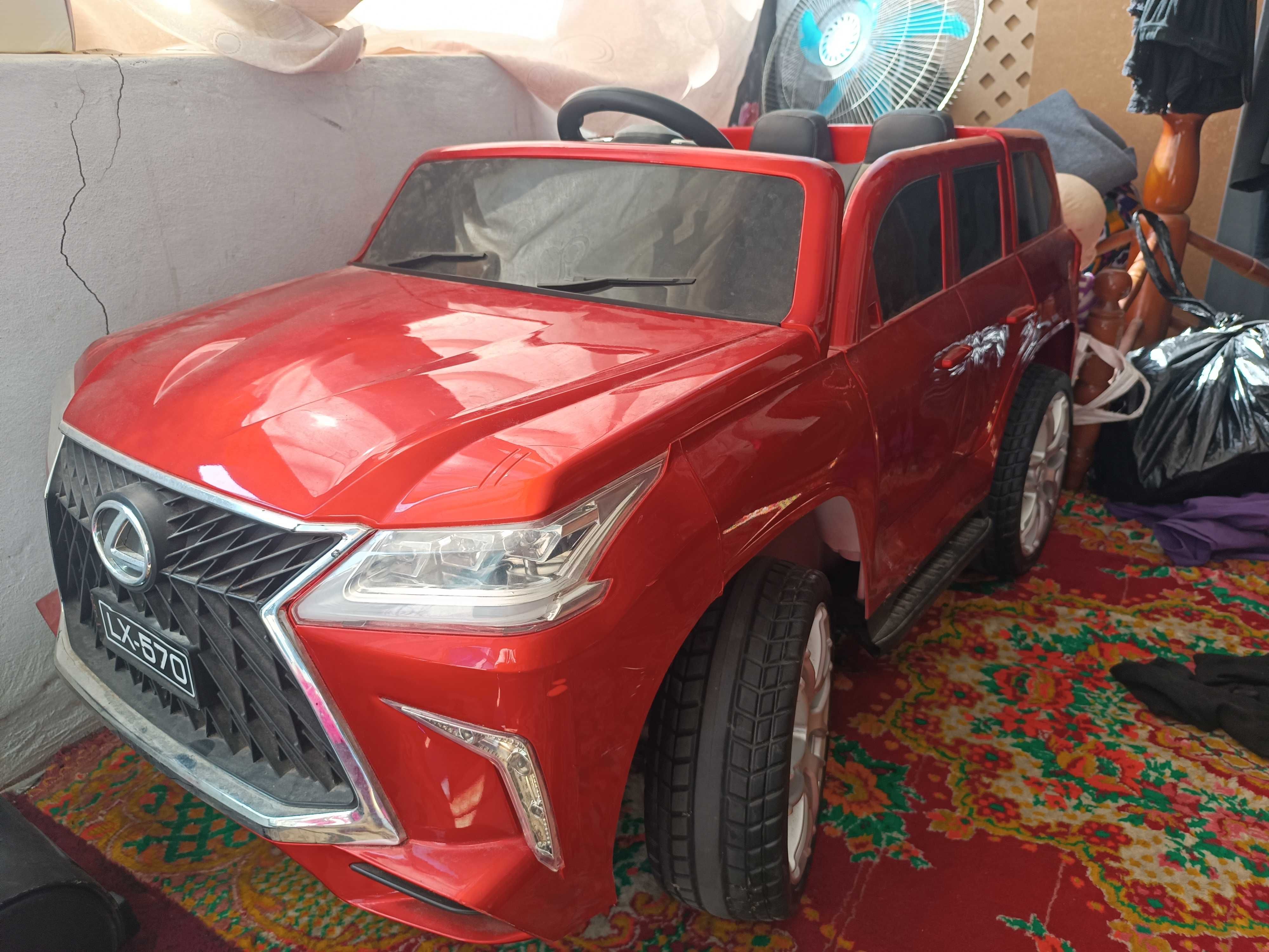 Lexus detskiy mashina