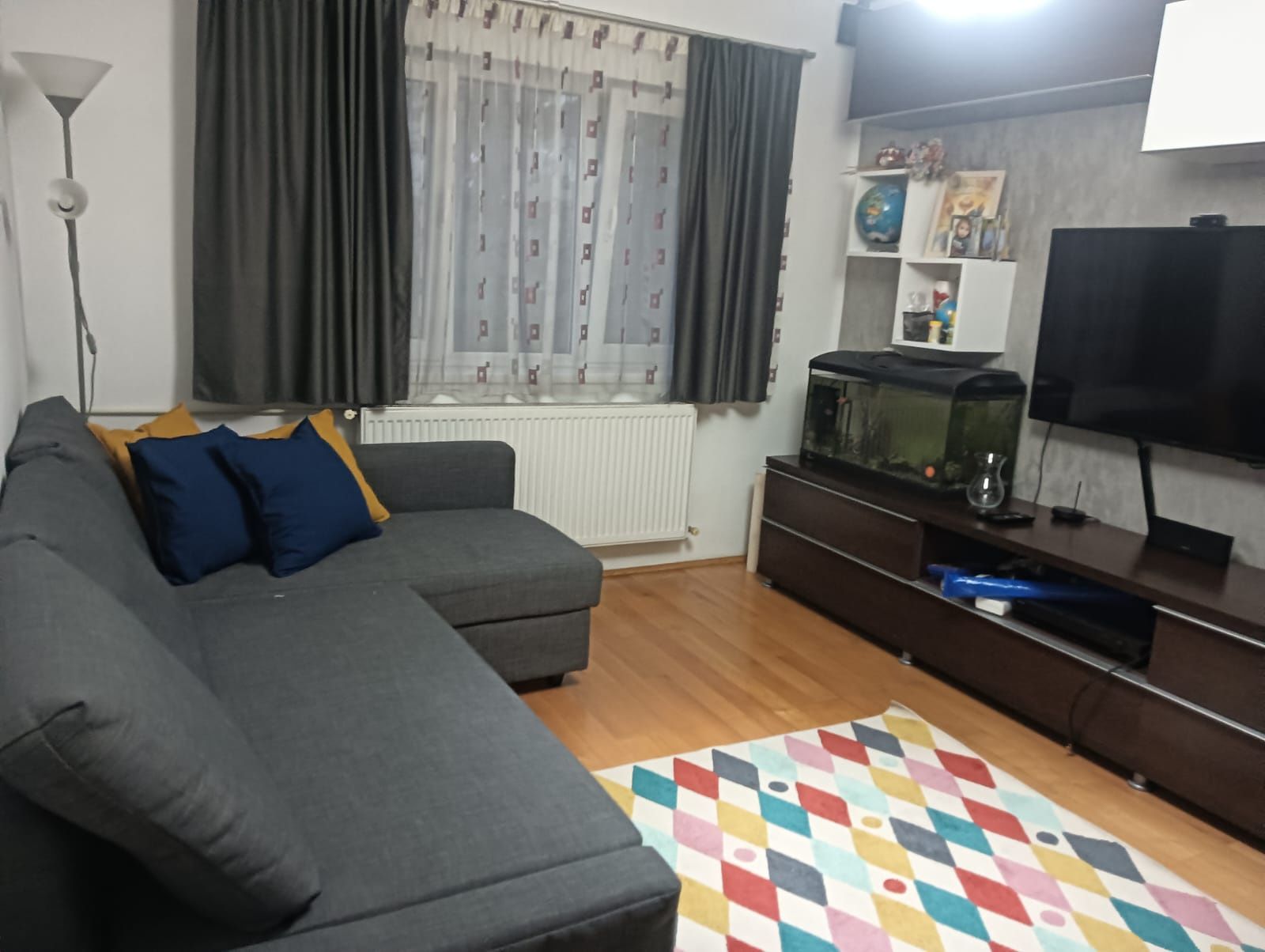 Închiriez apartament lux cu  2 camere