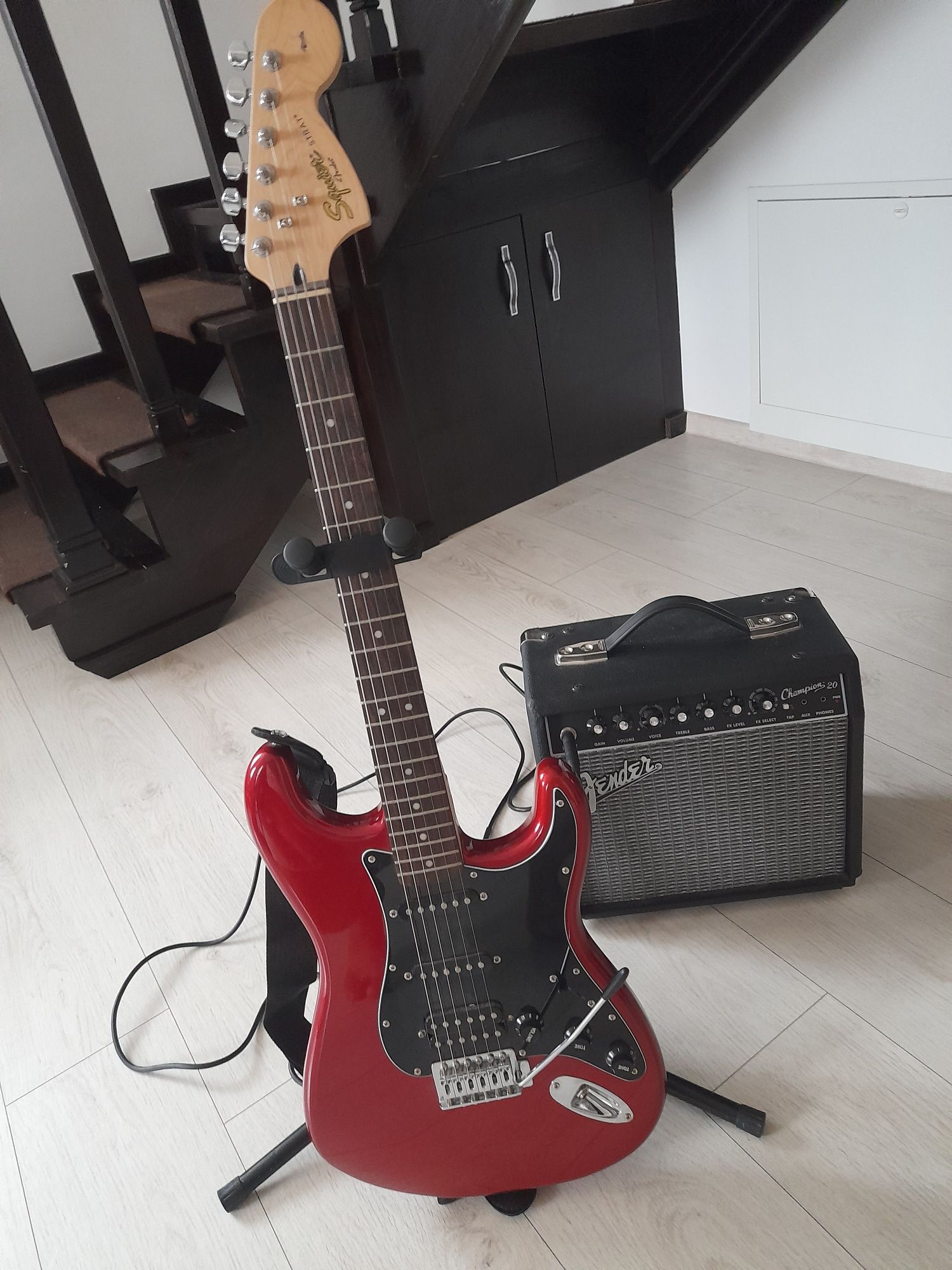 Chitară electrică Fender+stație Fender de vânzare