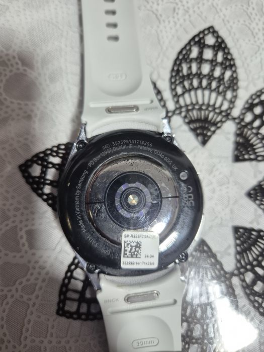 Samaung watch 6 gps lte ca nou impecabil.