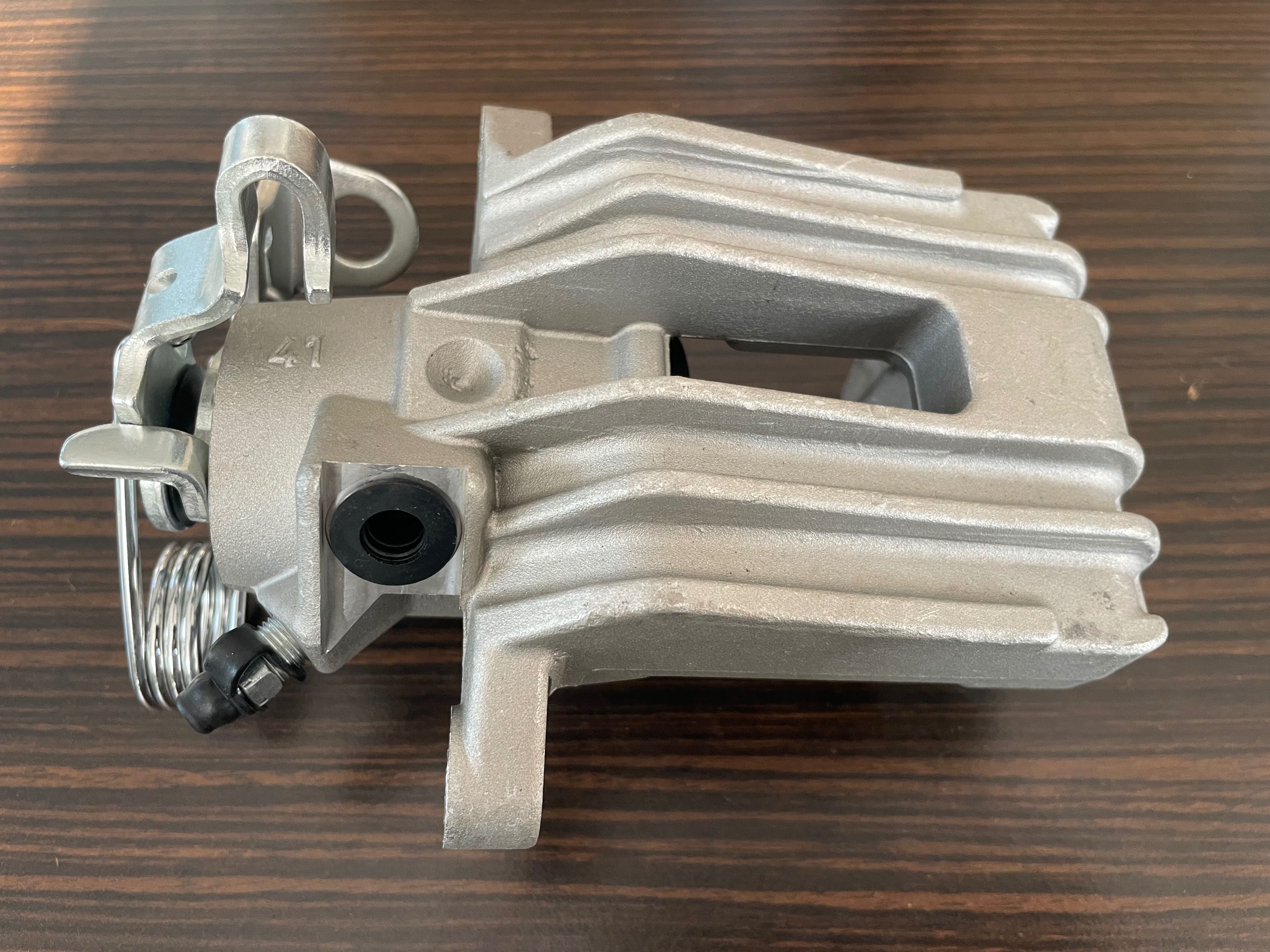 НОВИ Задни спирачни апарати Audi A3 Golf 4 Seat Leon Skoda Octavia