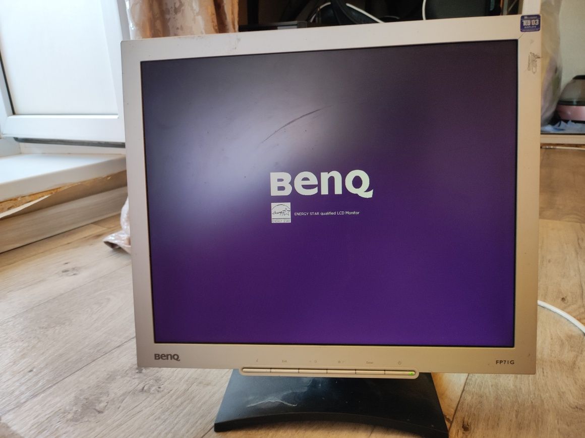 Монитор BENQ Q7T4