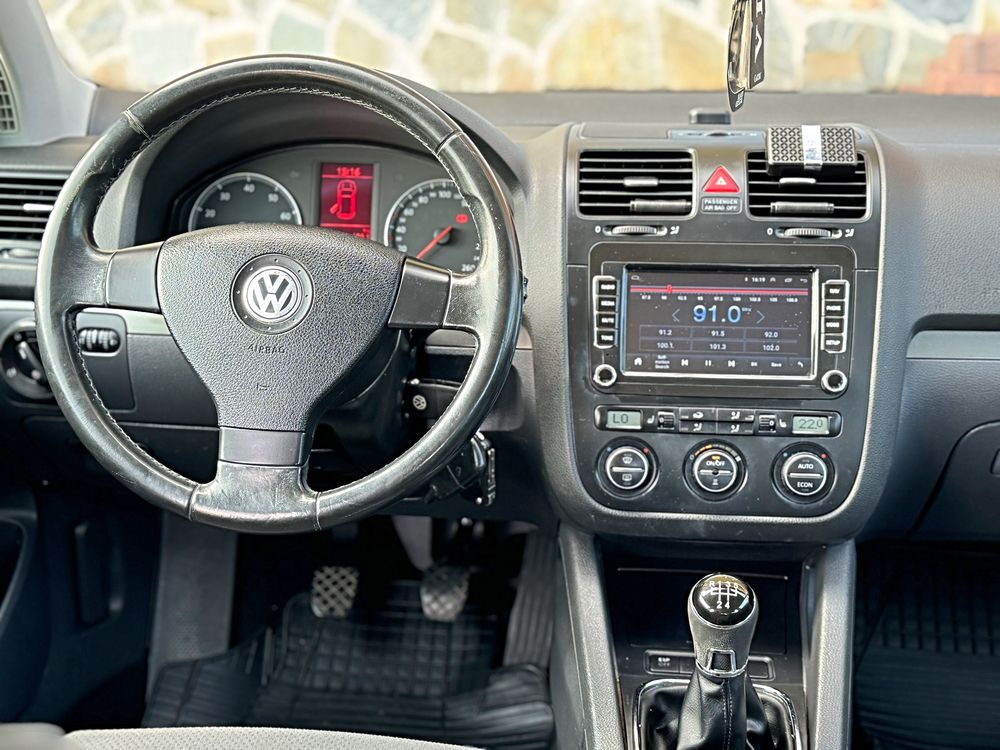 VW GOLF 5 AN2007 1.6i Clasic Hatchback Navi Camera CASH/Rate